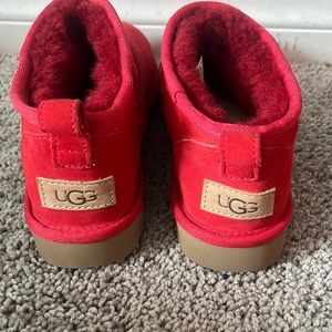 Red ultra mini ugg’s